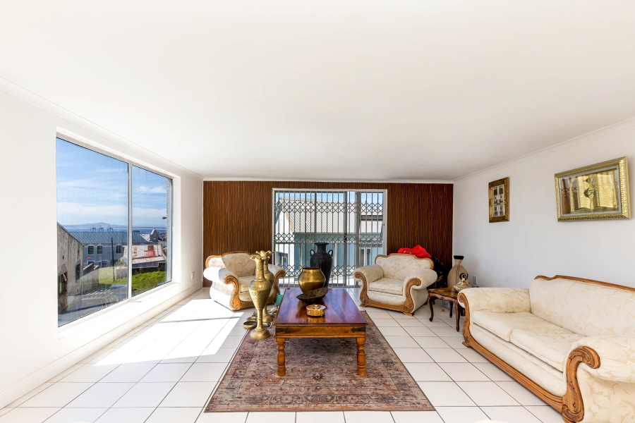 6 Bedroom Property for Sale in Walmer Estate Western Cape